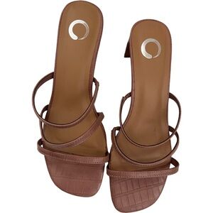 Journee Collection - Hariett Slip on Kitten Heel - Size 7.5